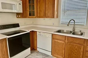 900 La Crosse Dr, Florissant, MO 63031 - Photo 7