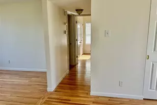 900 La Crosse Dr, Florissant, MO 63031 - Photo 9