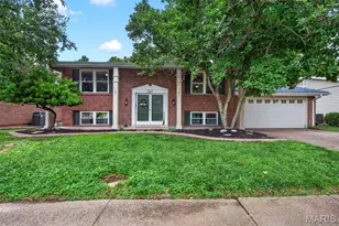 547 Golfwood Dr, Ballwin, MO 63021 - Photo 1