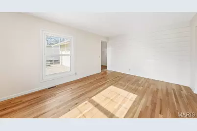 1475 Loveland Drive, Florissant, MO 63031 - Photo 11