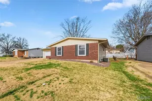 1475 Loveland Dr, Florissant, MO 63031 - Photo 3