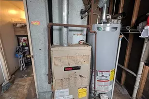 10316 Royal Dr, Moline Acres, MO 63136 - Photo 5