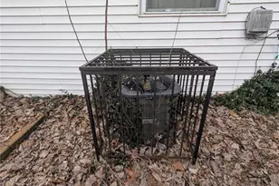 10316 Royal Dr, Moline Acres, MO 63136 - Photo 3