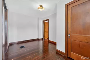 7114 Drury Ln, Saint Louis, MO 63143 - Photo 19