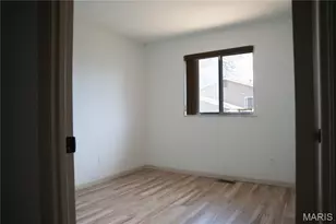 1618 Ventnor Pl, Florissant, MO 63031 - Photo 13