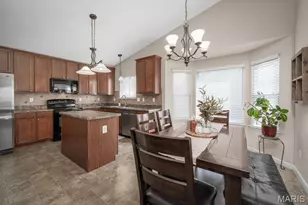 508 Old Moray Pl, Saint Charles, MO 63301 - Photo 7