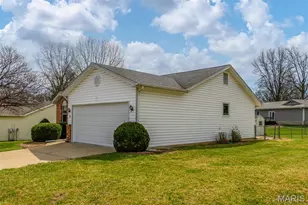 1 Pine Tree Ct, Saint Peters, MO 63376 - Photo 3