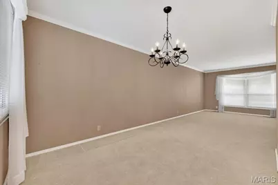 2860 Sussex Drive, Florissant, MO 63033 - Photo 11