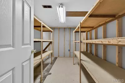 2860 Sussex Drive, Florissant, MO 63033 - Photo 29