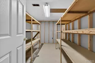 2860 Sussex Dr, Florissant, MO 63033 - Photo 29