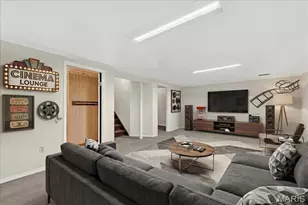 2860 Sussex Dr, Florissant, MO 63033 - Photo 7