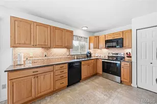 1219 Derbyshire Dr, Manchester, MO 63021 - Photo 9