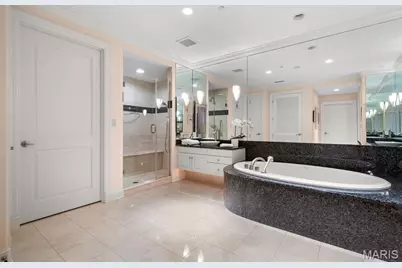 150 Carondelet Plaza #1301, Clayton, MO 63105 - Photo 33