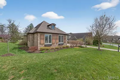 718 Woods Of Ladue Lane, Saint Louis, MO 63124 - Photo 5