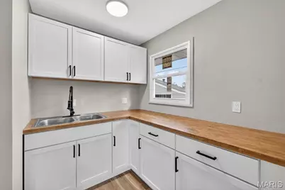 5662 Parchester Drive, Ferguson, MO 63121 - Photo 11