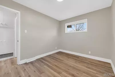 5662 Parchester Drive, Ferguson, MO 63121 - Photo 19