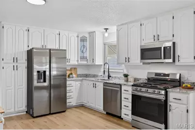 525 Fox Crest Drive, Hazelwood, MO 63042 - Photo 7