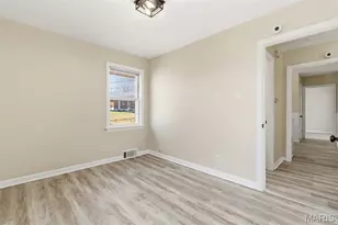 1083 Jennings Station Rd, Saint Louis, MO 63137 - Photo 15