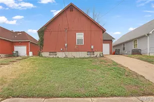 4317 E Fairfax Ct, Saint Louis, MO 63113 - Photo 5