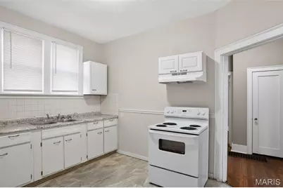 437 S Clark Avenue, Saint Louis, MO 63135 - Photo 11