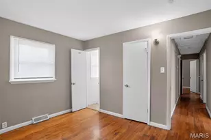 10058 Jeffrey Dr, Saint Louis, MO 63137 - Photo 17