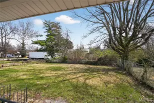 10058 Jeffrey Dr, Saint Louis, MO 63137 - Photo 5