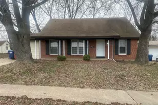 2015 Derhake Rd, Florissant, MO 63033 - Photo 1