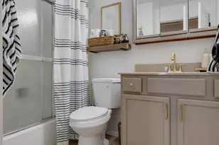 2301 Pheasant Run Dr, Maryland Heights, MO 63043 - Photo 17