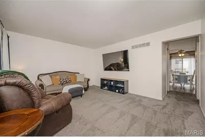 1318 Summergate Parkway, Saint Charles, MO 63303 - Photo 3