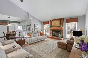 9560 Banyon Tree Ct, Saint Louis, MO 63126 - Photo 3