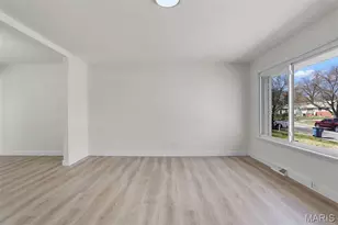 8210 Marvale Ln, Saint Louis, MO 63123 - Photo 5