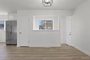 8210 Marvale Ln, Saint Louis, MO 63123 - Photo 9