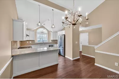 1045 Woodlake Village Drive, Chesterfield, MO 63141 - Photo 5