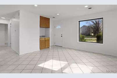 12245 Bennington Place, Maryland Heights, MO 63043 - Photo 15