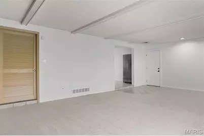 12245 Bennington Place, Maryland Heights, MO 63043 - Photo 11