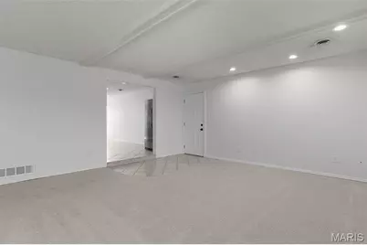 12245 Bennington Place, Maryland Heights, MO 63043 - Photo 7