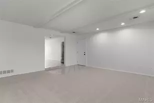 12245 Bennington Pl, Maryland Heights, MO 63043 - Photo 7