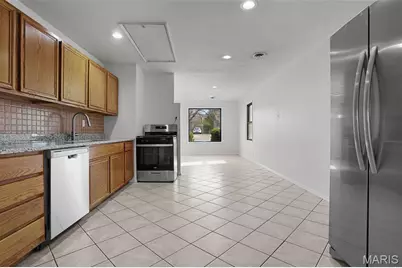 12245 Bennington Place, Maryland Heights, MO 63043 - Photo 19