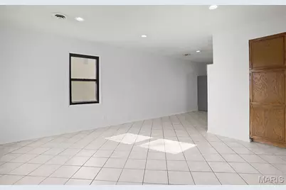 12245 Bennington Place, Maryland Heights, MO 63043 - Photo 13