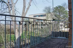 8631 Old Bonhomme Rd, University City, MO 63132 - Photo 21