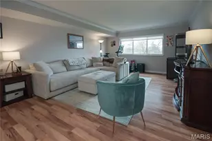 8631 Old Bonhomme Rd, University City, MO 63132 - Photo 5