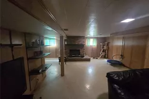 9732 Gloucester Dr, Saint Louis, MO 63137 - Photo 11