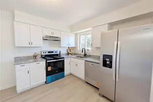 8835 Sumter Dr, Saint Louis, MO 63136 - Photo 7