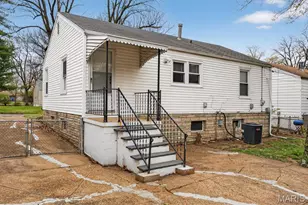 8576 Kathlyn Dr, Saint Louis, MO 63134 - Photo 19