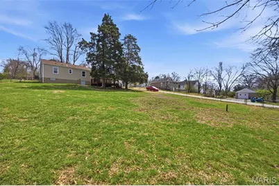 25 Delord Avenue, Maryland Heights, MO 63043 - Photo 31