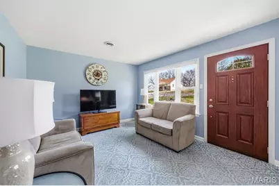 25 Delord Avenue, Maryland Heights, MO 63043 - Photo 5