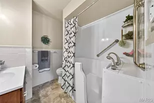 282 Diekamp Ln, Saint Charles, MO 63303 - Photo 15