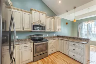 6200 Pinecrest Dr, Poplar Bluff, MO 63901 - Photo 9