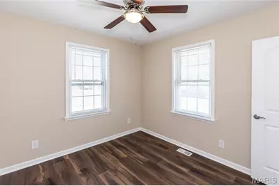 6019 Jackson Avenue, Berkeley, MO 63134 - Photo 9