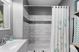 9509 Trescott Ave, Overland, MO 63114 - Photo 13